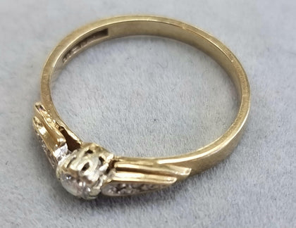 9ct Gold Diamond Ring P1/2
