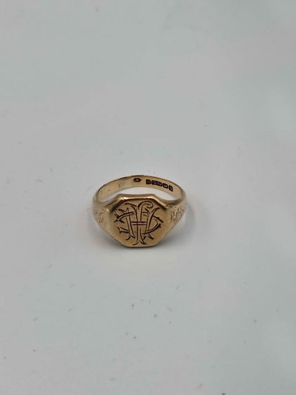 9ct Yellow Gold Patterned Signet Ring - Size O - 5.22 Grams
