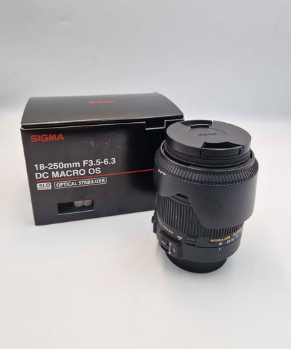 Sigma 18-250mm F3 5-6.3 DC Macro Lens