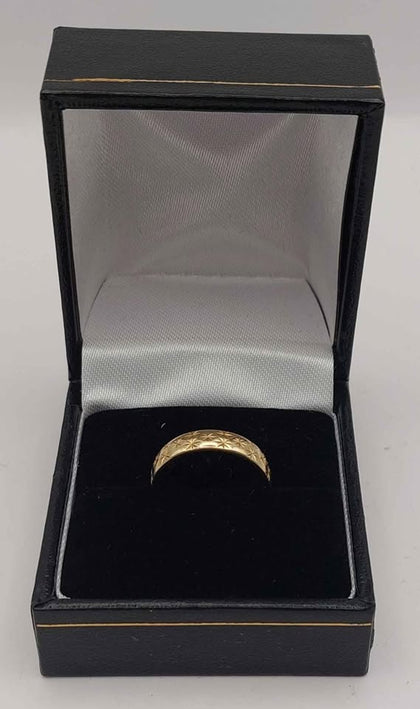 9ct yellow gold ring (375) size M Boxed 2.9g full hallmarked