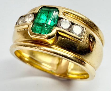 18ct yellow gold emerald and diamond ring N 1/2