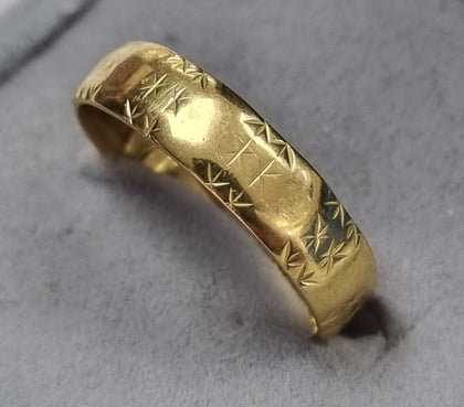 18ct Gold Patterned Ring V1/2