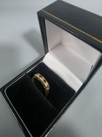 9CT Gold Mum Ring 1.6G HM 375 Size L