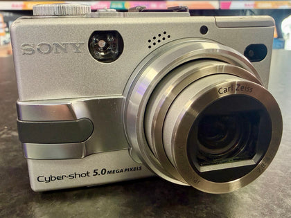 Sony Cybershot DSC-V1 Digital Camera - Silver