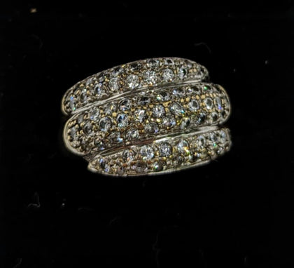 375 HALLMARKED, YELLOW GOLD, 3 LANE BAND WITH STRONES, Size 8/Q, 7.1g, Boxed