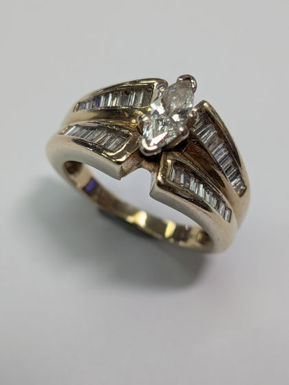 10ct Gold Luxury Diamond Ring