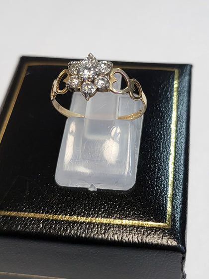 9ct Yellow Gold Ring with Clear Stones - Size O - 1.13g total