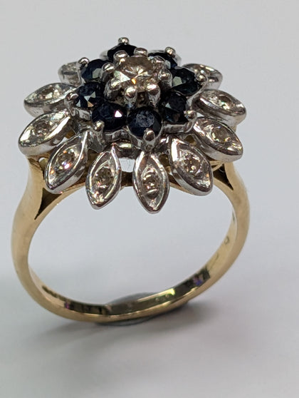 18CT Gold Diamond Flower Ring With Black Stones