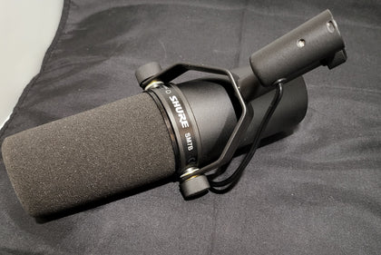 Shure SM7B Dynamic Studio Microphone (XLR)