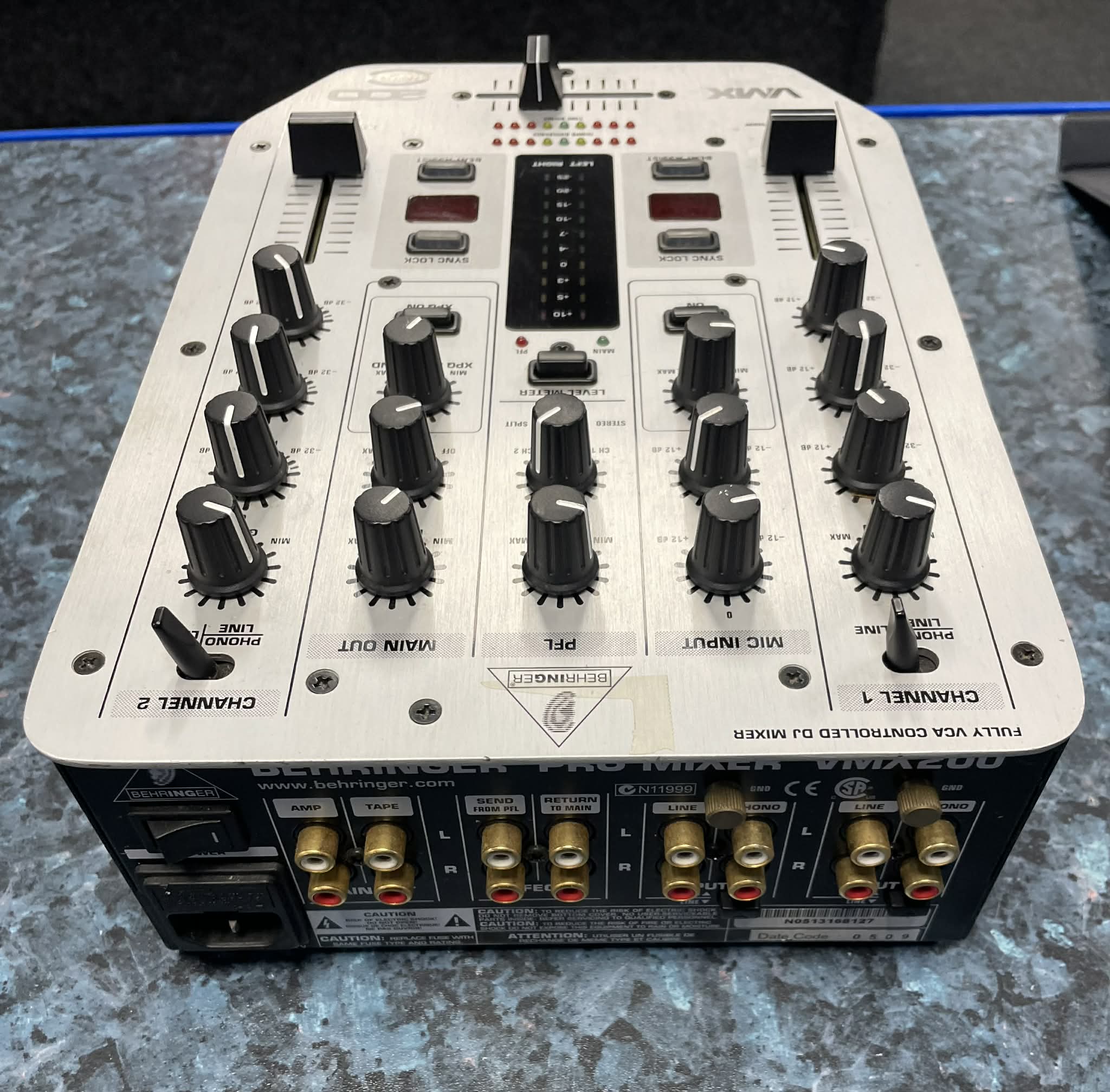 Behringer pro mixer vmx200 | Cash Generator Behringer pro mixer vmx200 | Cash Generator