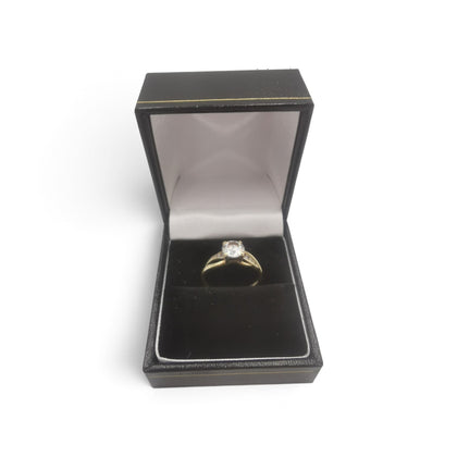 9CT Gold Cubic Zirconia Stones, Hallmarked & Stamped, 1.8Grams, Size L