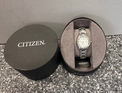 Ladies Citizen Eco-Drive Pearl White Dial Dia Bezel Wristwatch FE1140-86D