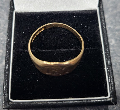 9ct - Yellow Gold Signet Ring - 4G - Size V