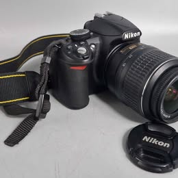 Nikon D3100 14M 18-55mm F/3.5-5.6G VR