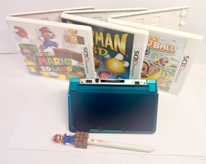Nintendo 3DS Bundle + 3 games & Extra Stylis