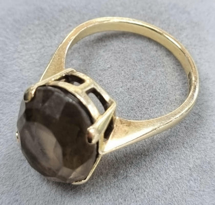 9ct Gold Ring with Smokey Stone.