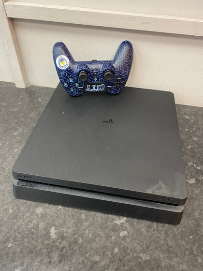 PLAYSTATION 4 SLIM LEIGH STORE