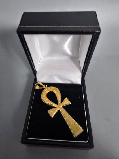 18ct Gold Pendant 6.5G 1.5'' in Length