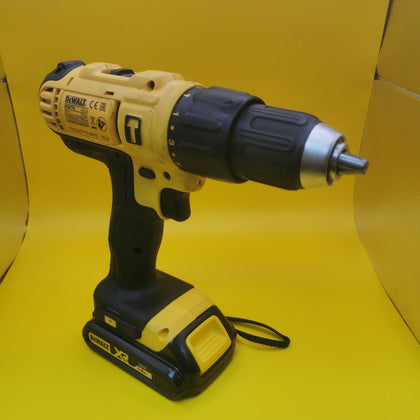 DeWalt Drill And Driver Set - DCF885, DCD776, 2x 1.3Ah Batteries + Charger
