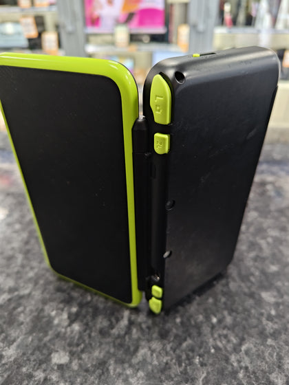 NEW 2DS XL Console, w/AC Adapter, Black & Lime Green