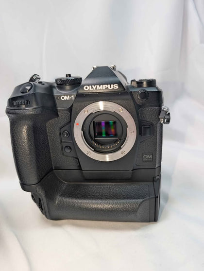 dx Olympus OM-1 20Mega Pixel Mirrorless Camera - With Olympus M.Zuiko Digital 40-150mm 1:2.8 PRO lens