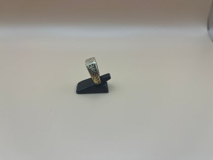 9ct gold ring (M)