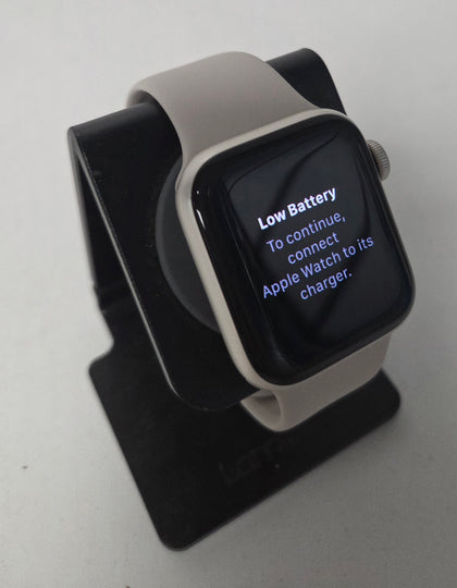 Apple Watch SE (2022) - Starlight with Starlight Sports Band, 40 mm