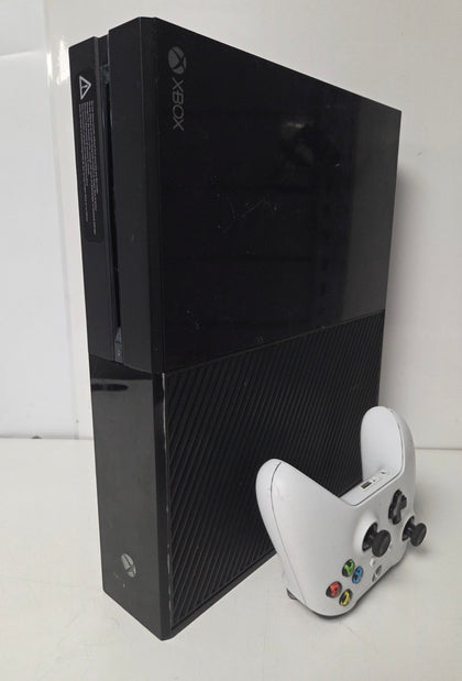 Microsoft Xbox One 500GB Console with 6 games