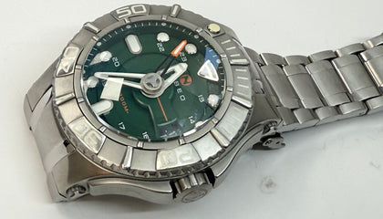 Nuebo Mens sea and space watch with green face