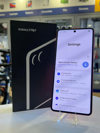 Samsung Galaxy Z Flip7 (Coral Red) - 512GB - Boxed