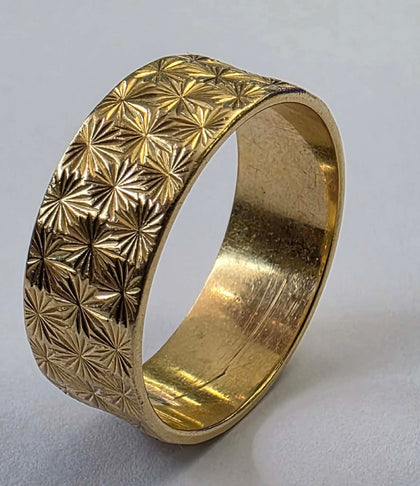 18ct Patterned Wedding Band Size S