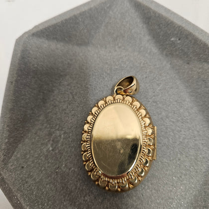 9ct Yellow Gold Locket Pendant -  6cm