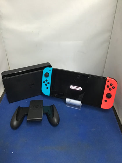 Nintendo Switch + Docking Station