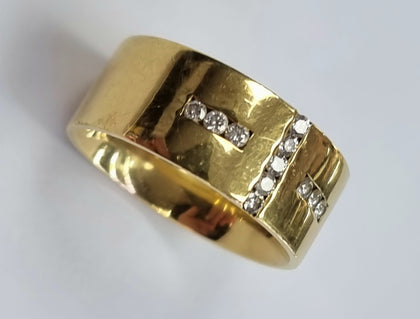 18ct Yellow Gold Diamond Ring Size 
