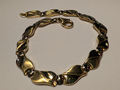 14ct Gold Curved Link 8