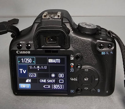Canon EOS 500D + 18-55mm + flash
