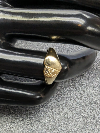 9CT GOLD HEART RING SIZE M.5 PRESTON STORE.