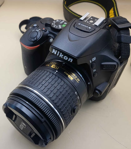 Nikon D5500 Black + AF-P DX 18-55mm VR - B
