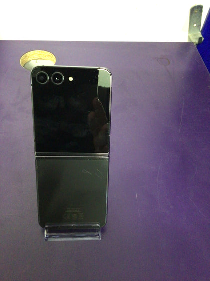 Samsung Galaxy Z Flip 5 5G Smartphone