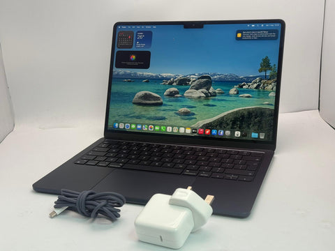 Apple MacBook Air 14,2, 13