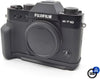 FujiFilm X-T10 Body with camera lense