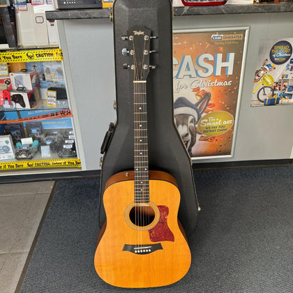 Taylor 110 Natural Acoustic Guitar In Case