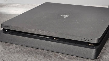 PlayStation 4 Slim 500GB - Black **with controller and Farcry 5**