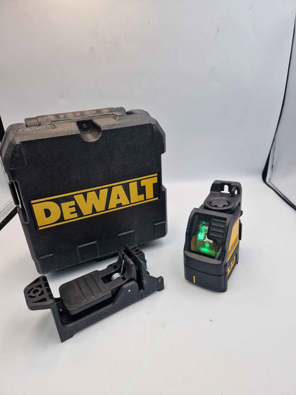 DeWALT DW088CG 2 Way Laser - Green - In Great Condition With Case
