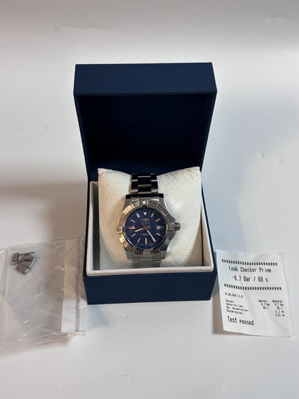 Breitling Avenger A17168 Mens Automatic Watch