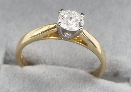 18ct Gold Diamond Forever Ring.