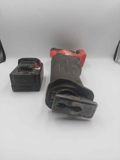 Milwaukee M18-ONEFSZ, Fuel Brushless, Cordless Sawzall Reciprocating Saw With 5.5Ah Battery