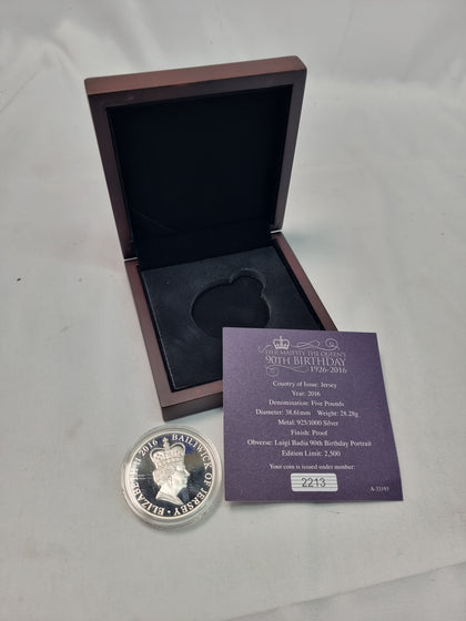 Her majesty queen Elizabeth 2nd £5 coin in case bailiwick of jersey 2016 edition