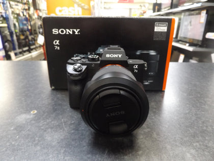 Sony α7 II - Digital Camera - Mirrorless - 24.3 MP - Full Frame + Lens