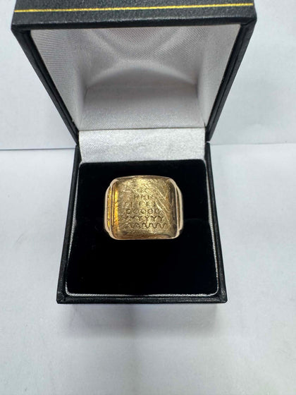 9ct 10 .7g Gold Ring - Size T - **Hallmarked**